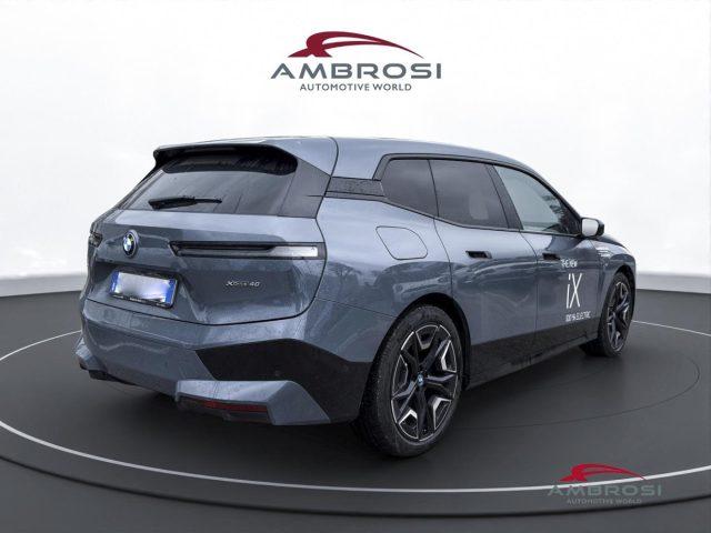 BMW iX xDrive40 Pacchetto Sportivo