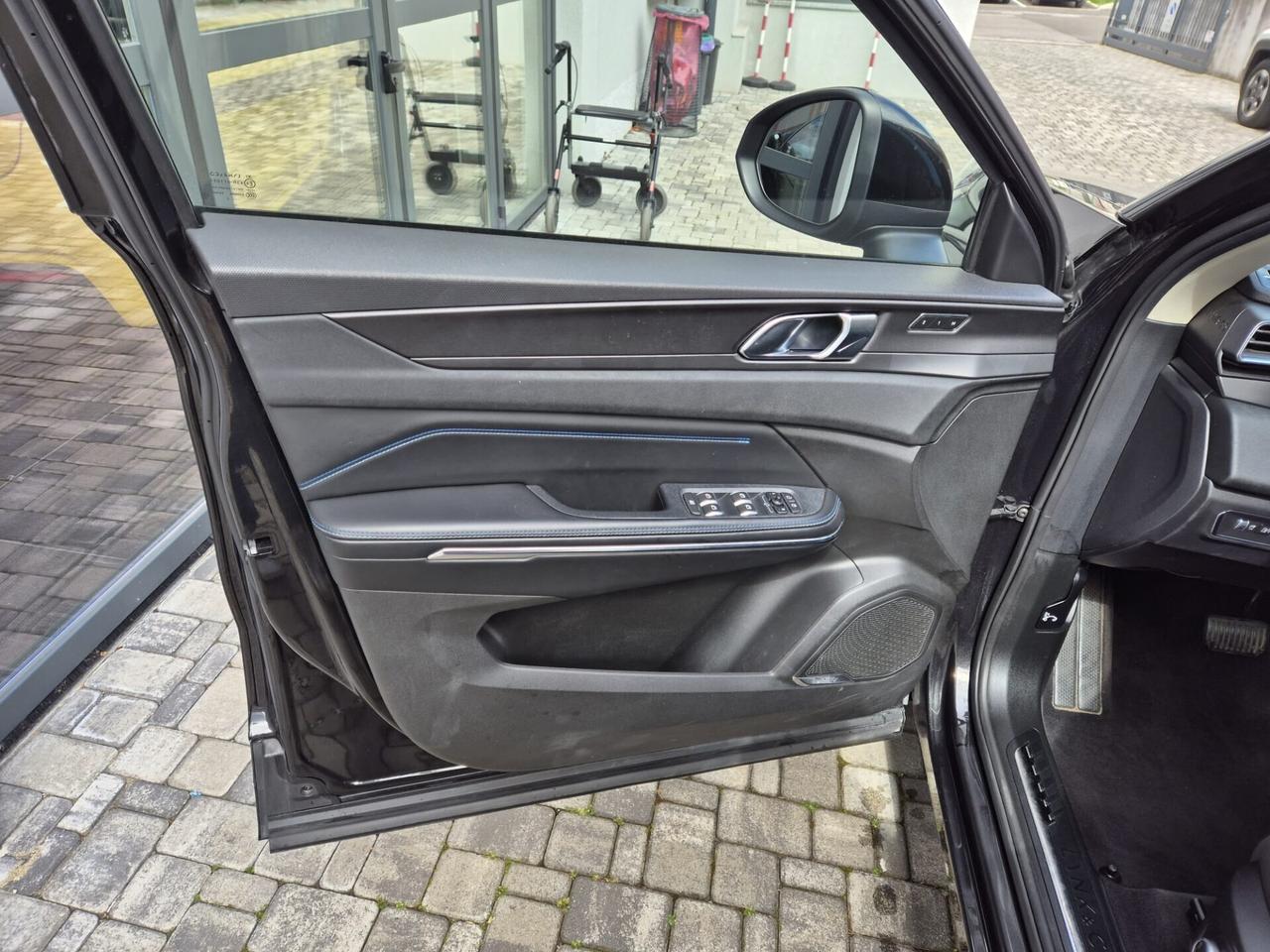 Lynk&co 01 PHEV