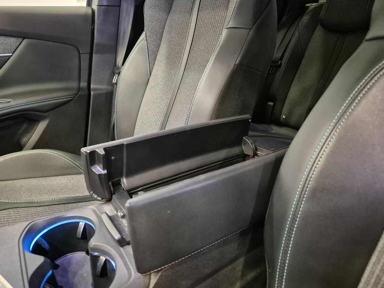 Peugeot 3008 1.5 bluehdi Allure s&s 130cv eat8 N1 - NEOPATENTATI - Cam - Carplay