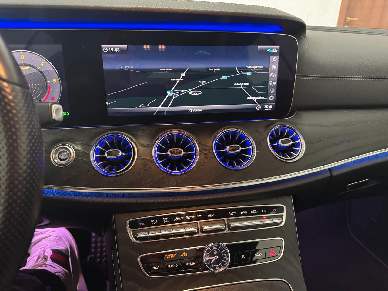 MERCEDES -BENZ E220 4 MATIC COUPè 2019 FULL