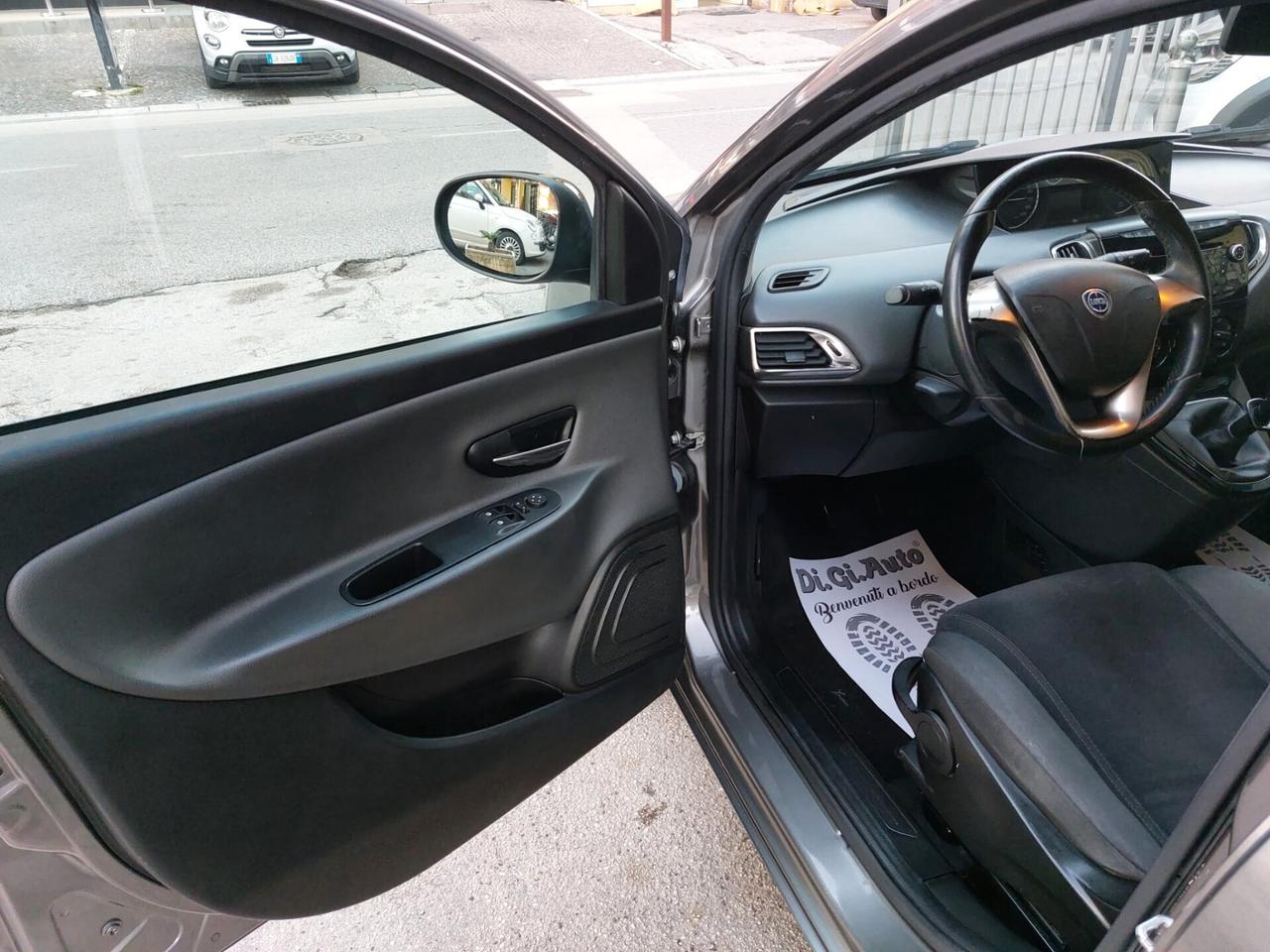 Lancia Ypsilon 1.2 69 CV 5 porte GPL Ecochic Gold