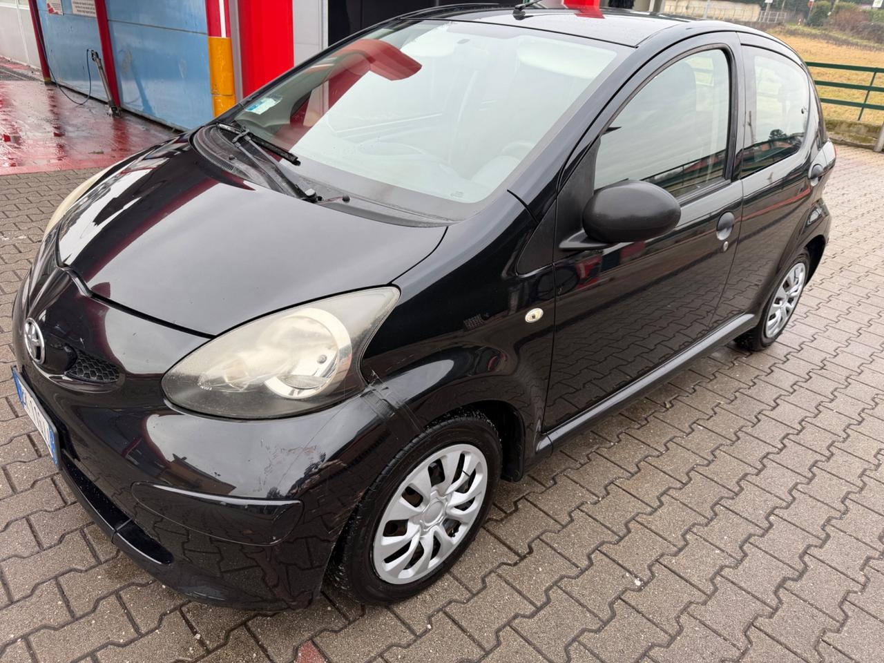 Toyota Aygo 1.0 12V VVT-i 5 porte Sol
