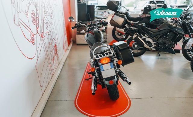 TRIUMPH Bonneville T100