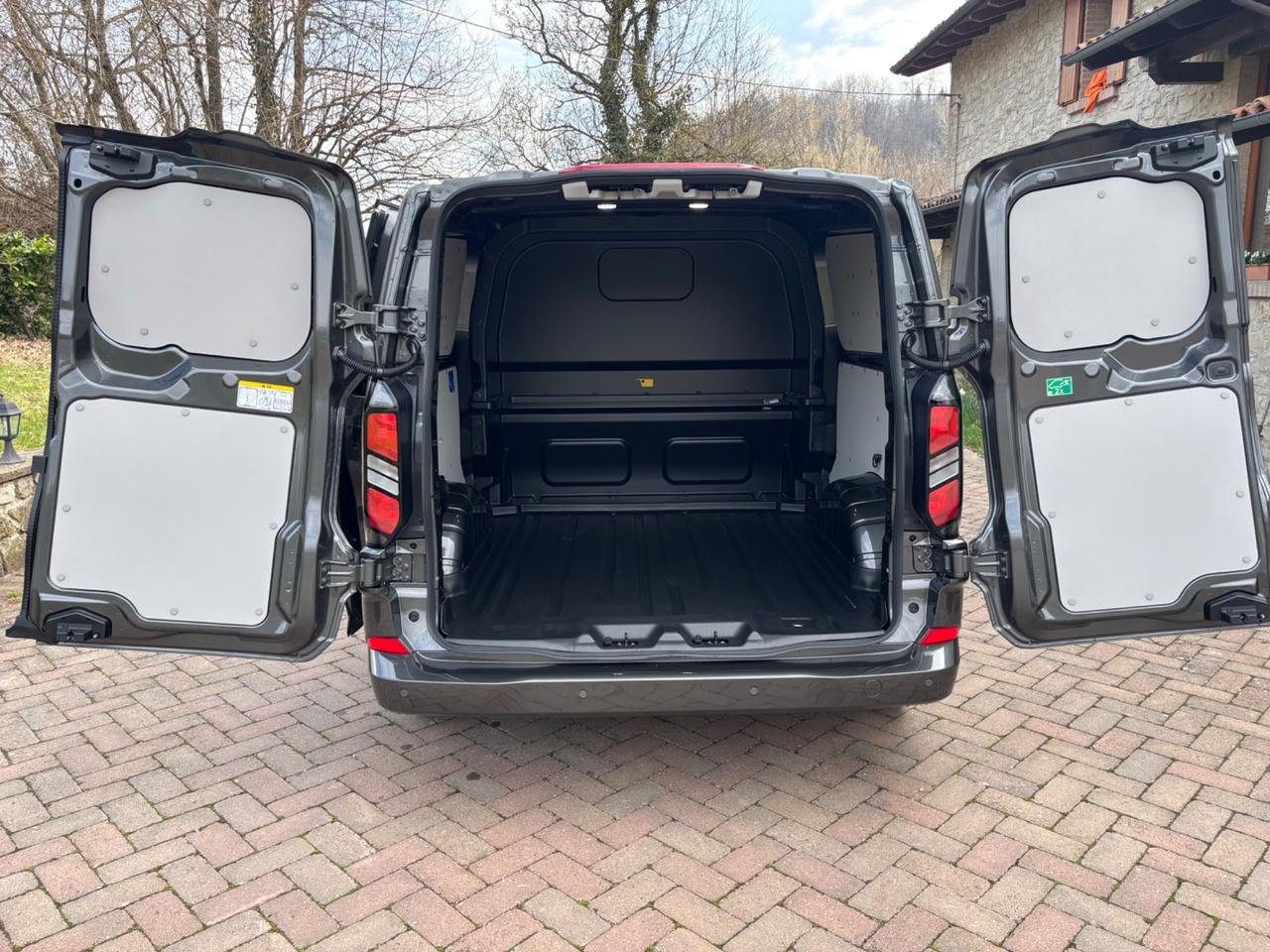 Ford Transit Custom doppia cabina 6 Posti titanum 320 L2H1 PRONTA CONSEGNA