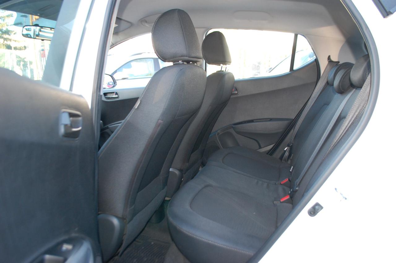 Hyundai i10 1.0 Bz 67CV Comfort Uff Italy Led USB Clima