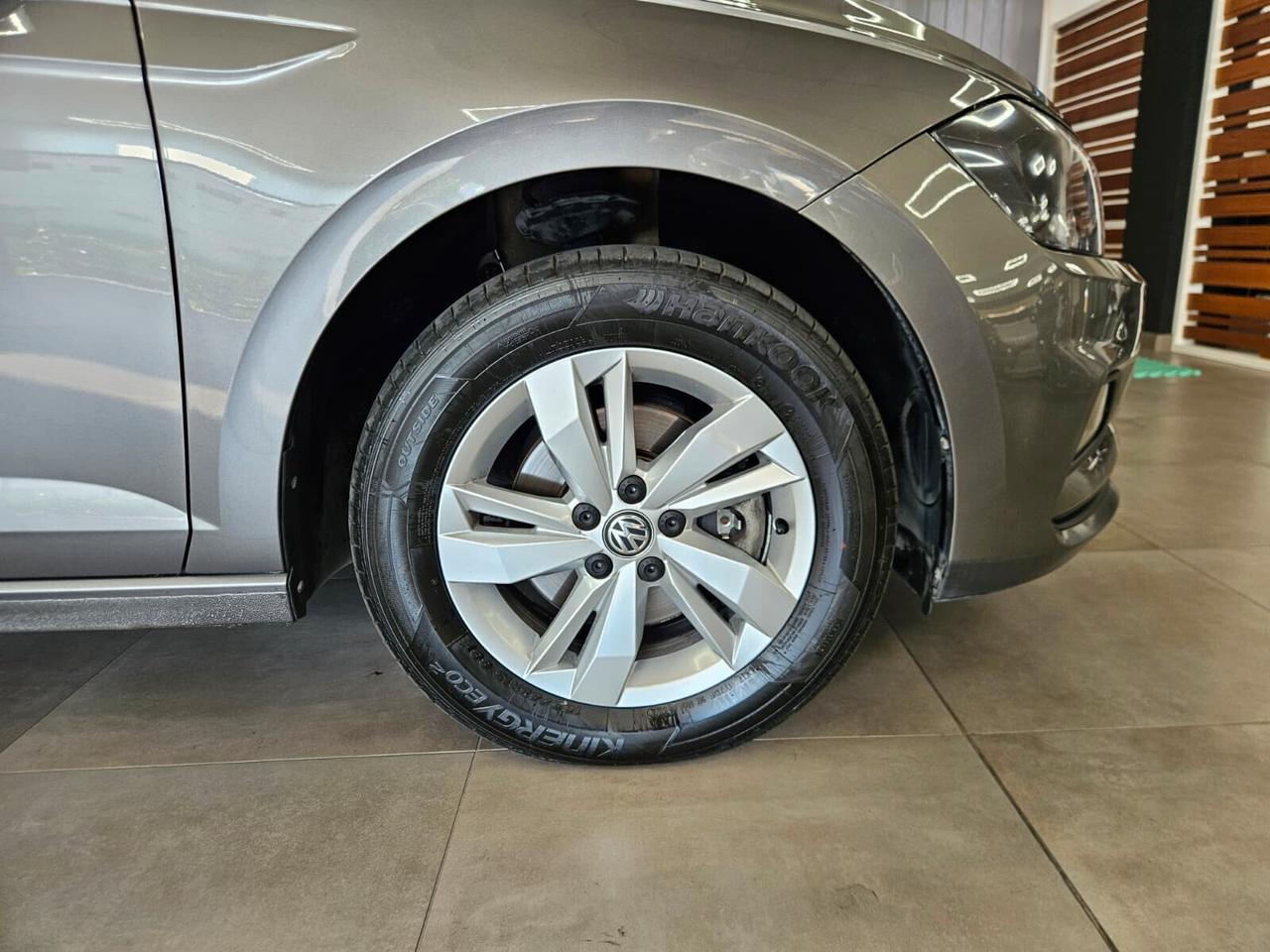 Volkswagen Polo 1.6 TDI 95 CV DSG R-LINE - NEOPATENTATI