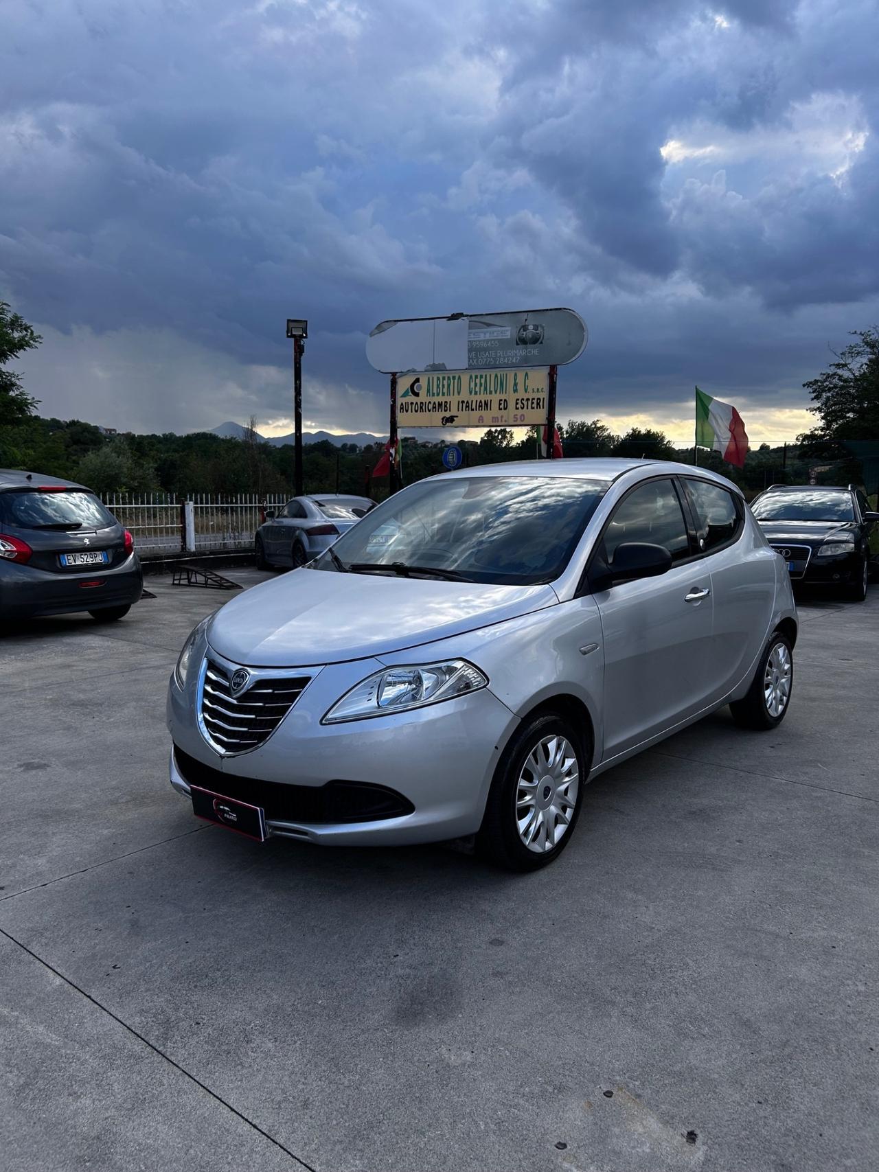 Lancia Ypsilon 1.2 69 CV 5 porte GPL Ecochic Silver