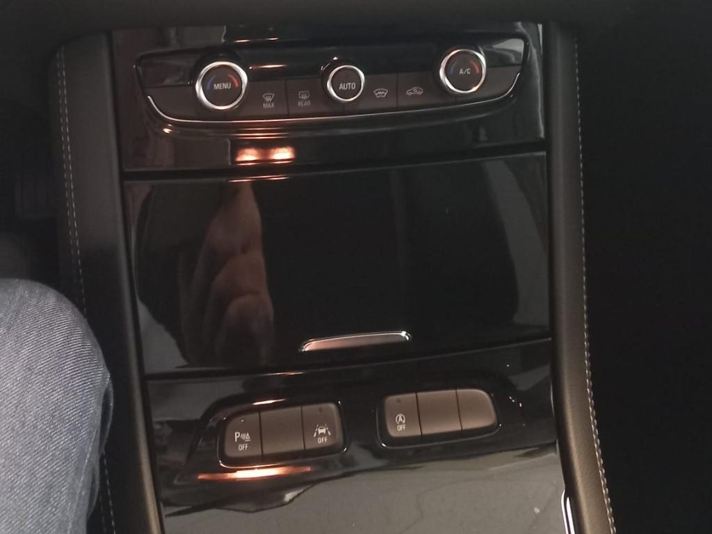 OPEL GRANDLAND GS HYBRID 136 HP