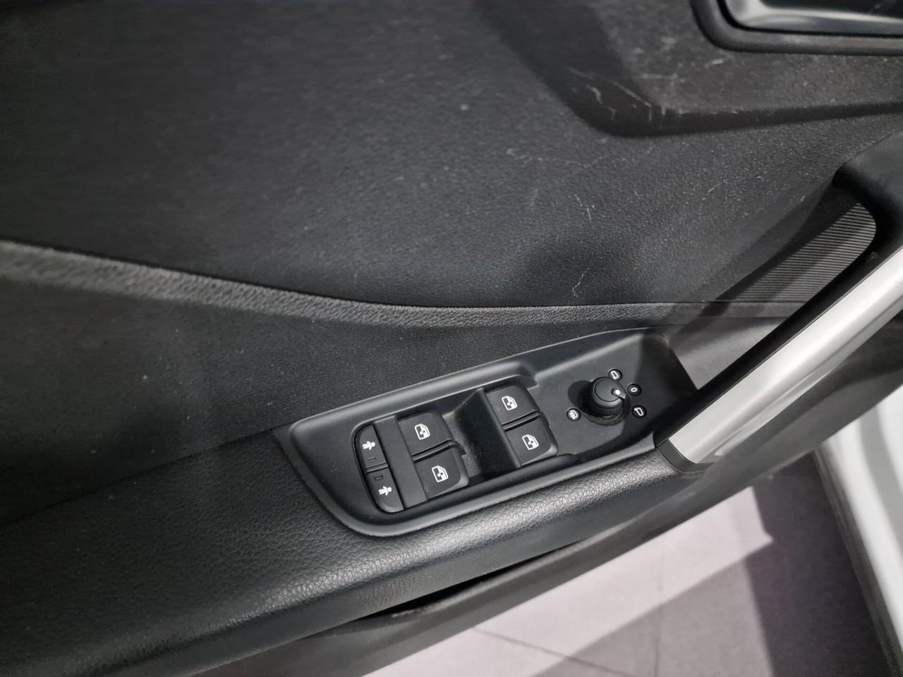 Audi Q2 30 TDI Business