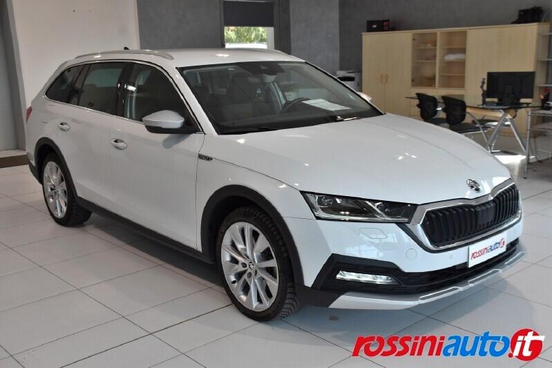 SKODA OCTAVIA WAGON 2.0 TDI 150 CV DSG 4X4 SCOUT - MATRIX PDC