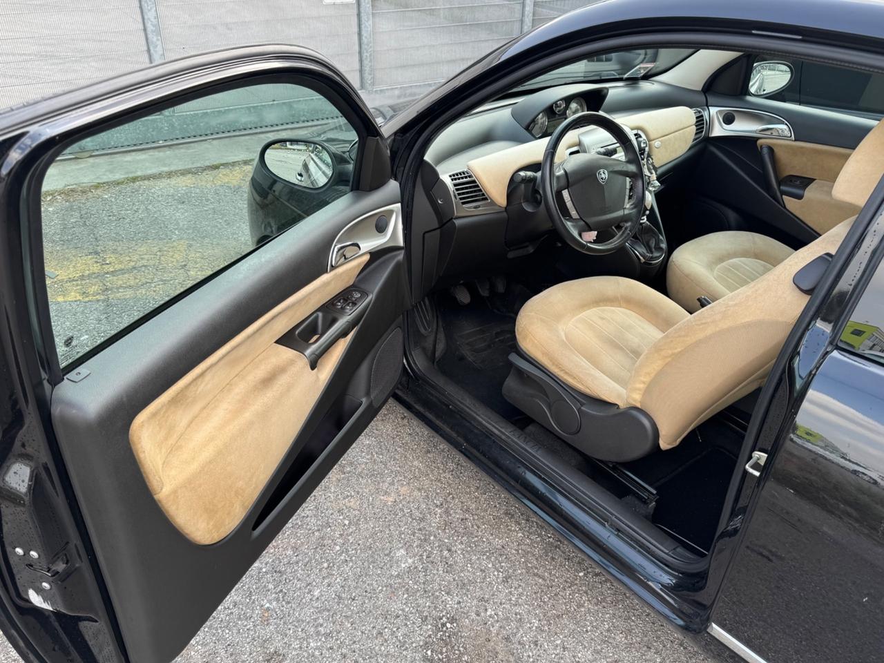 Lancia Ypsilon 1.4 NEOPAT. LEGGERE BENE