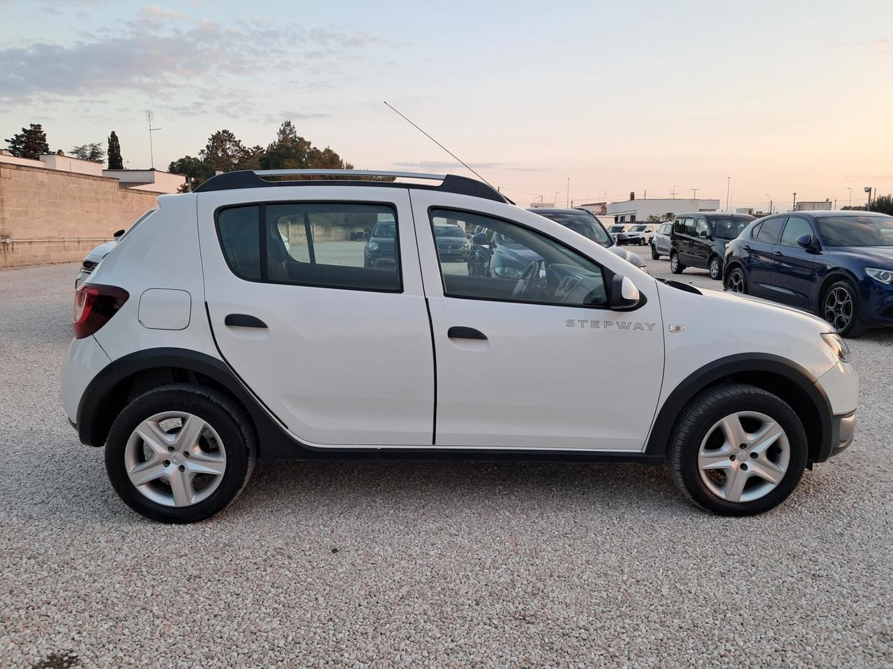 Sandero Stepway 1.5 dCi 90CV Automatica *NAVY-CRUISE*