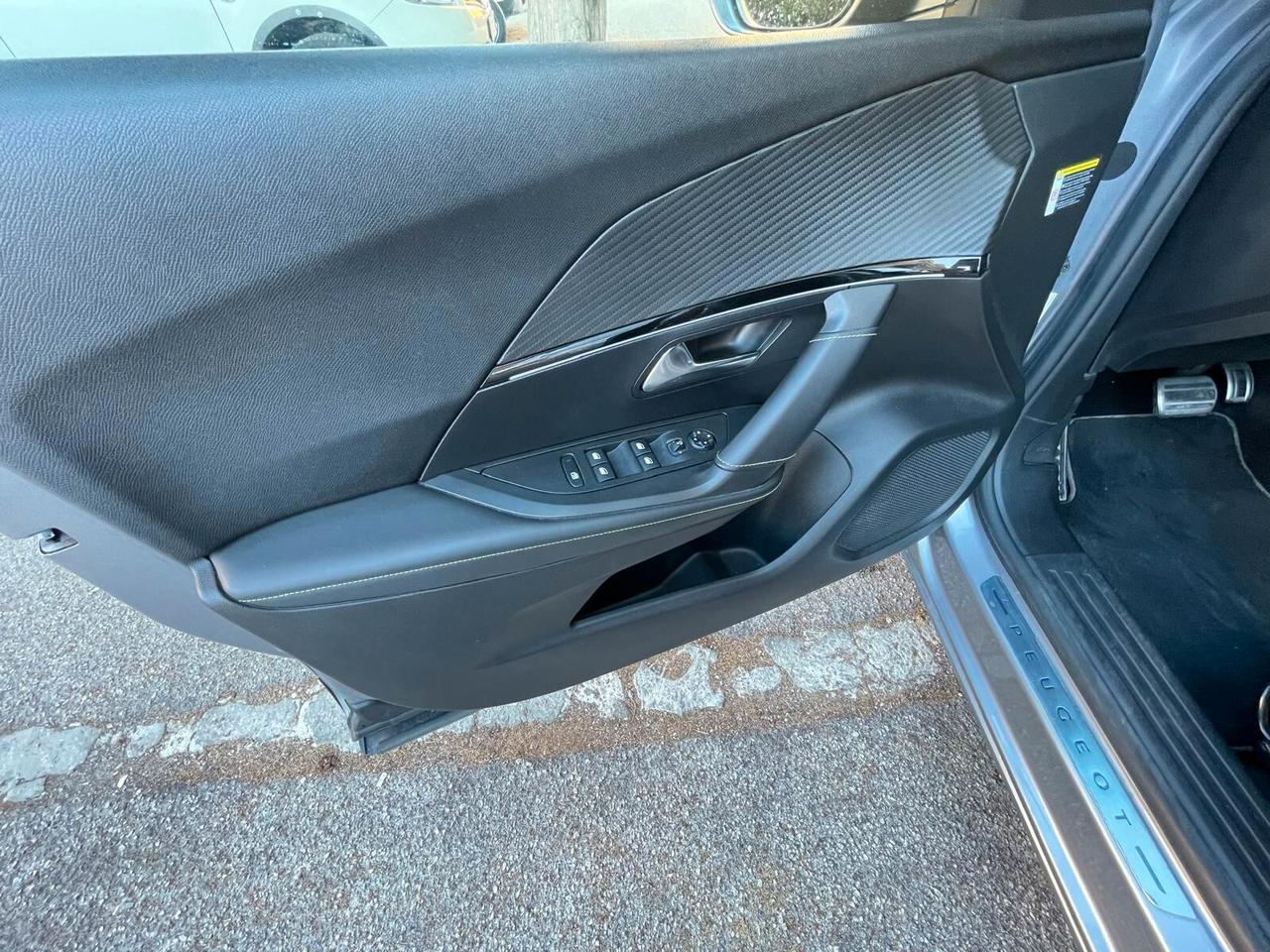 Peugeot 2008 PureTech 130 S&S EAT8 GT Line