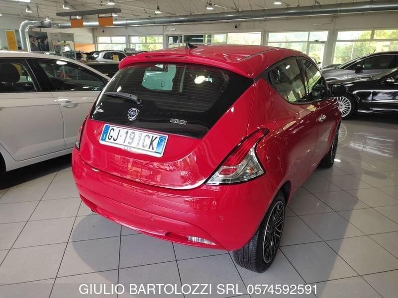 Lancia Ypsilon 1.0 FireFly 5 porte S&S Hybrid Gold