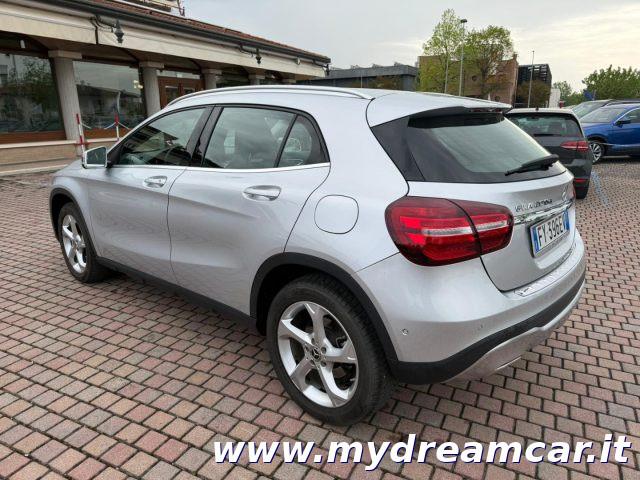MERCEDES-BENZ GLA 200 d Automatic Sport