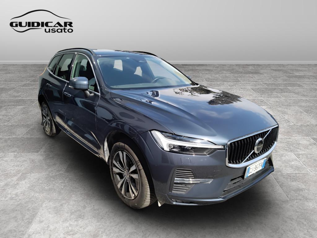 VOLVO XC60 II 2022 - XC60 2.0 b4 Momentum awd auto