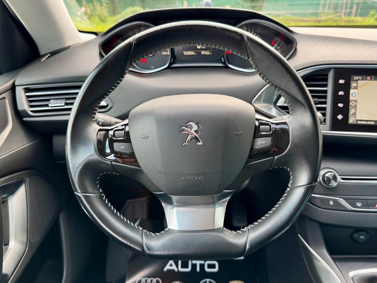 Peugeot 308 1.6 Blue-HDI Allure 120cv | UNICO PROPRIETARIO
