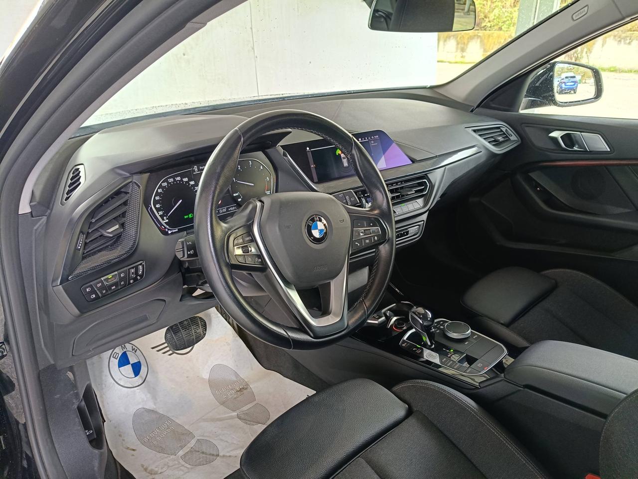 BMW Serie 1 F40 - 116d Sport auto