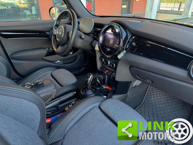 MINI Cooper 1.5 Cooper Classic Piano Black exterior