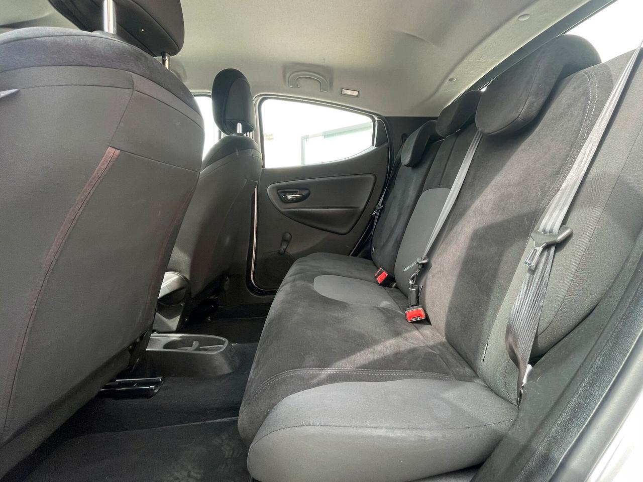 Lancia Ypsilon 1.2 69 CV 5 porte S&S Silver