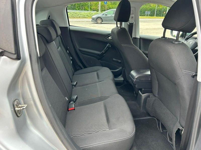 Peugeot 208 75CV BLUEHDI ALLURE