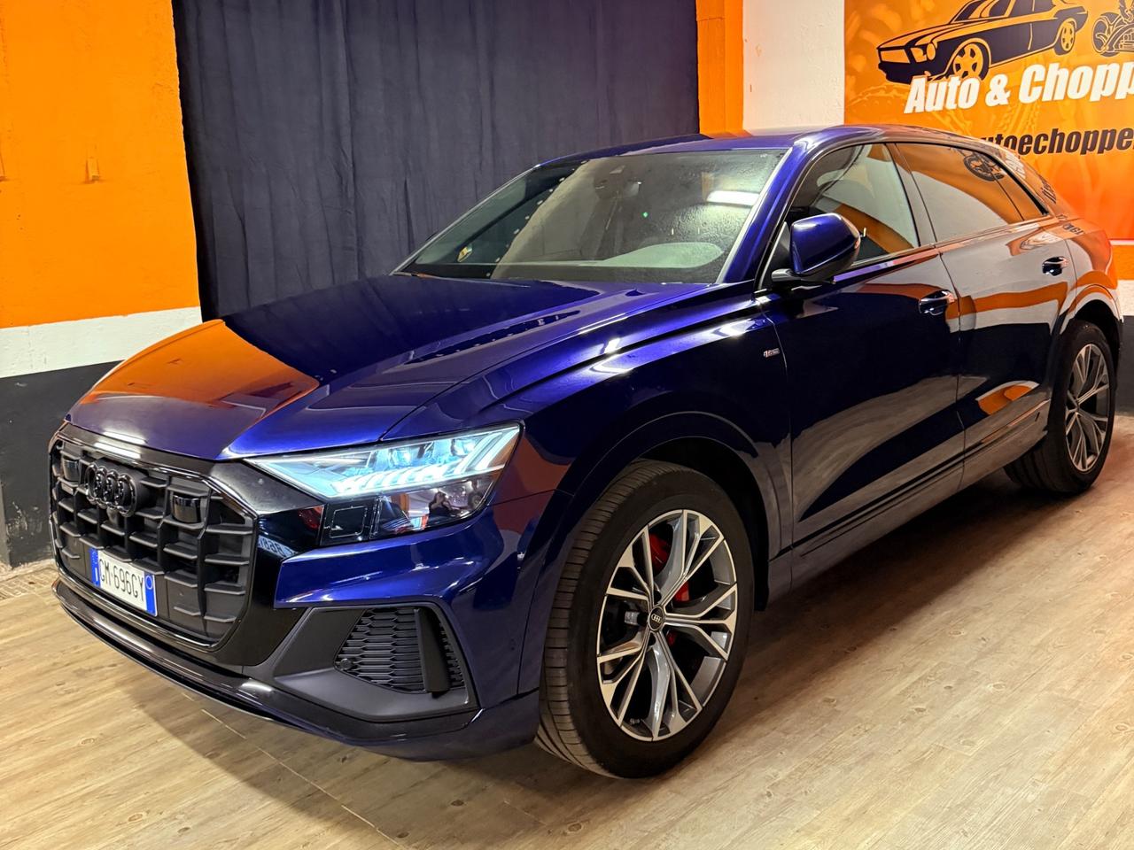 PAZZESCA AUDI Q8 S-LINE MILD-HYBRID CON SOLI 17.621 KM