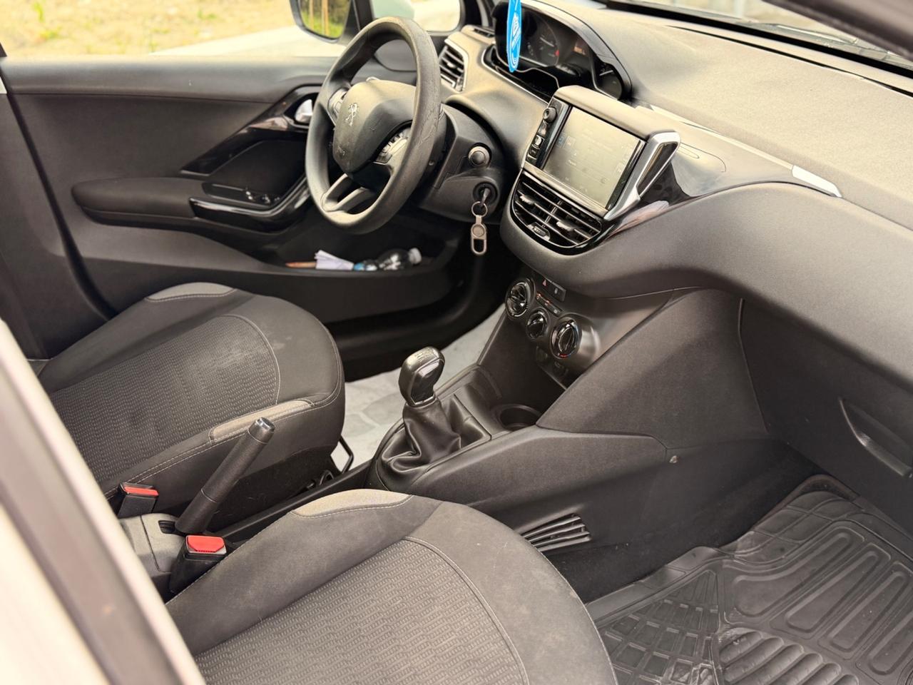 Peugeot 208 PureTech 82 5p. GPL Allure