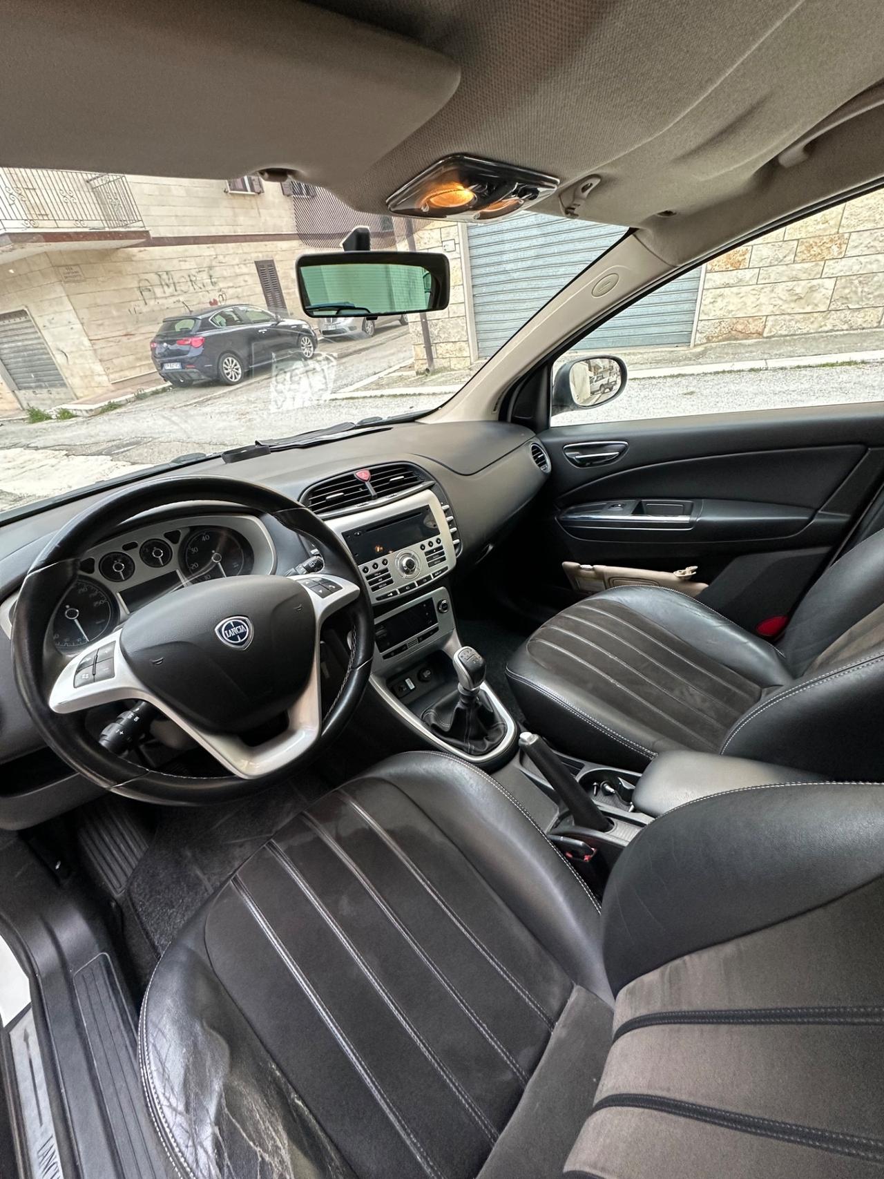 Lancia Delta 1.6 MJT DPF Selectronic Platinum