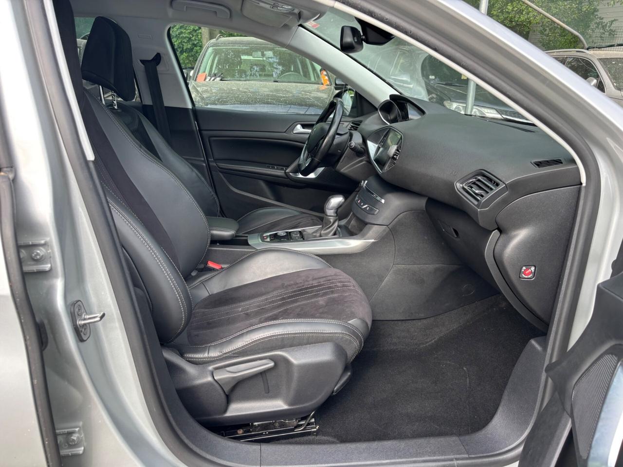 Peugeot 308 1.6 hdi 120cv automatica SW Allure