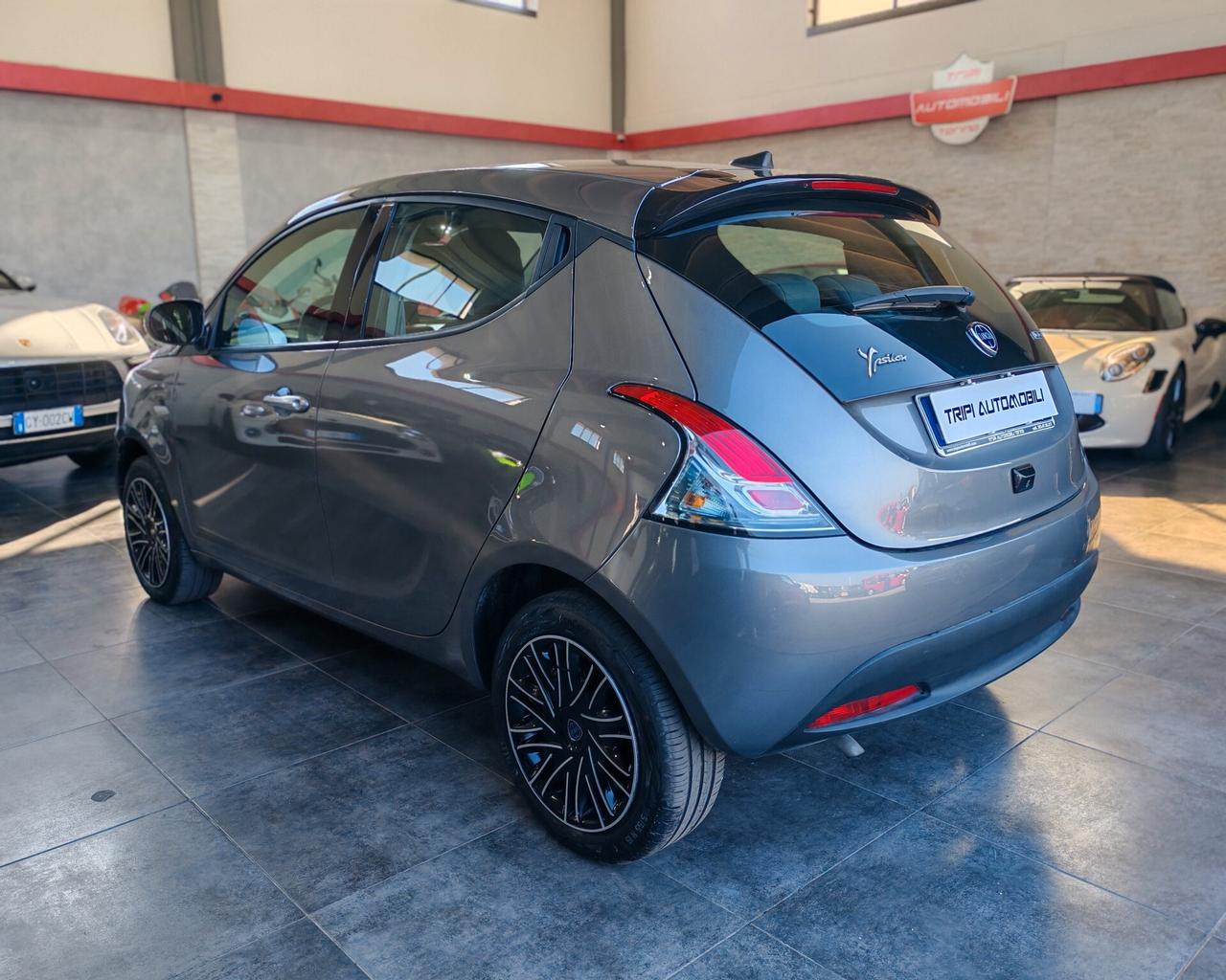 Lancia Ypsilon 1.0 FireFly Hybrid Gold