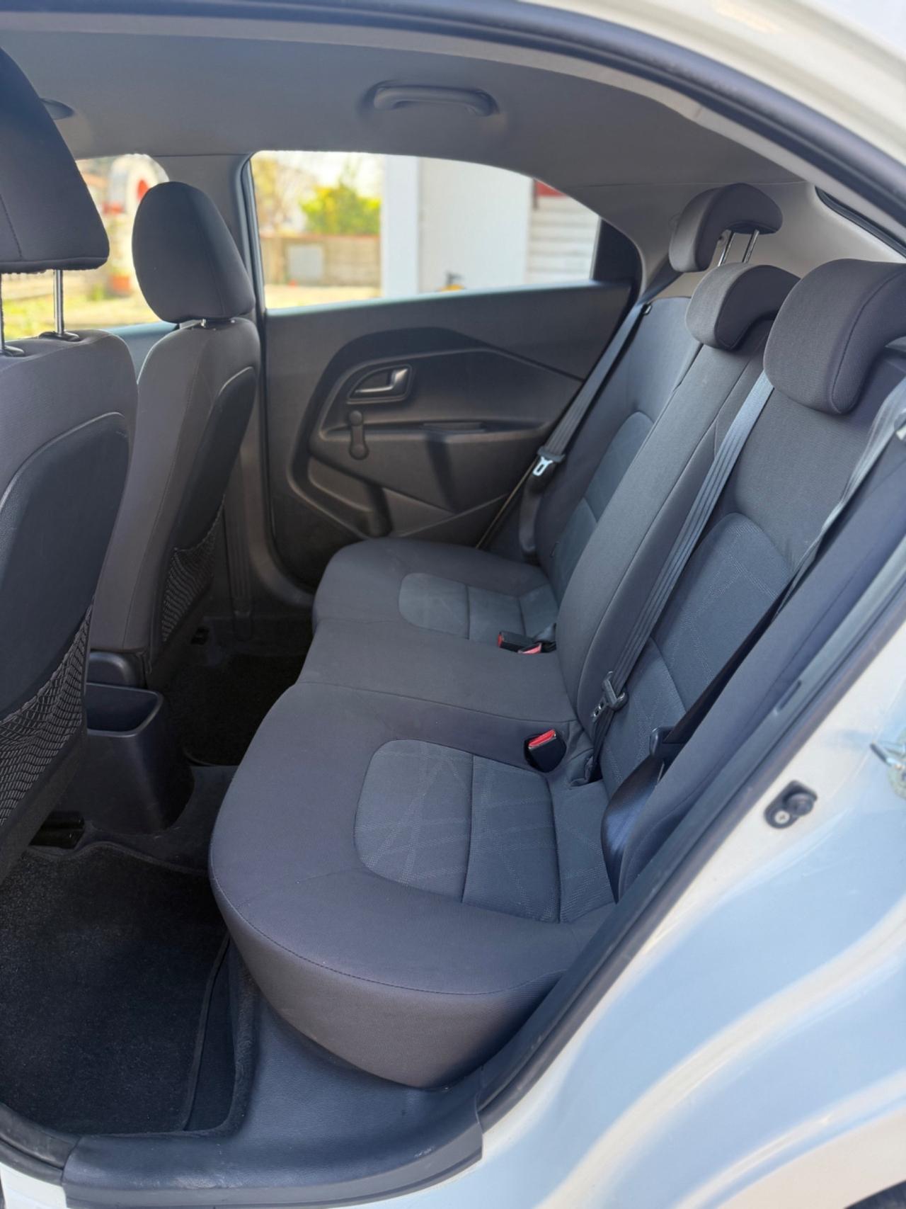 Kia Rio 1.1 CRDi 6 Marce NEOPAT. 2012 UNICO PROP.