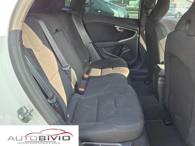 VOLVO V40 D2 Momentum