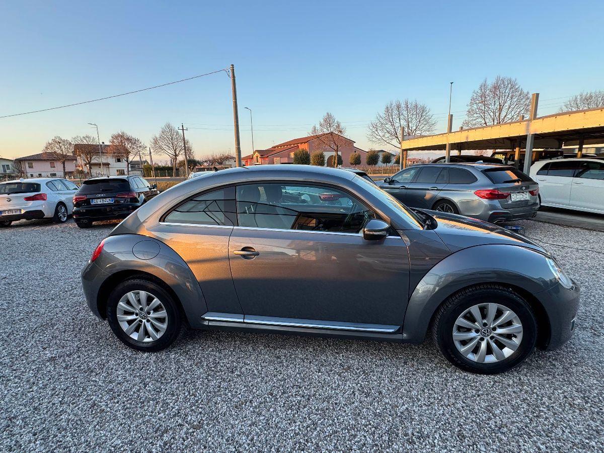 VOLKSWAGEN - Maggiolino - 1.6 TDI DSG Design