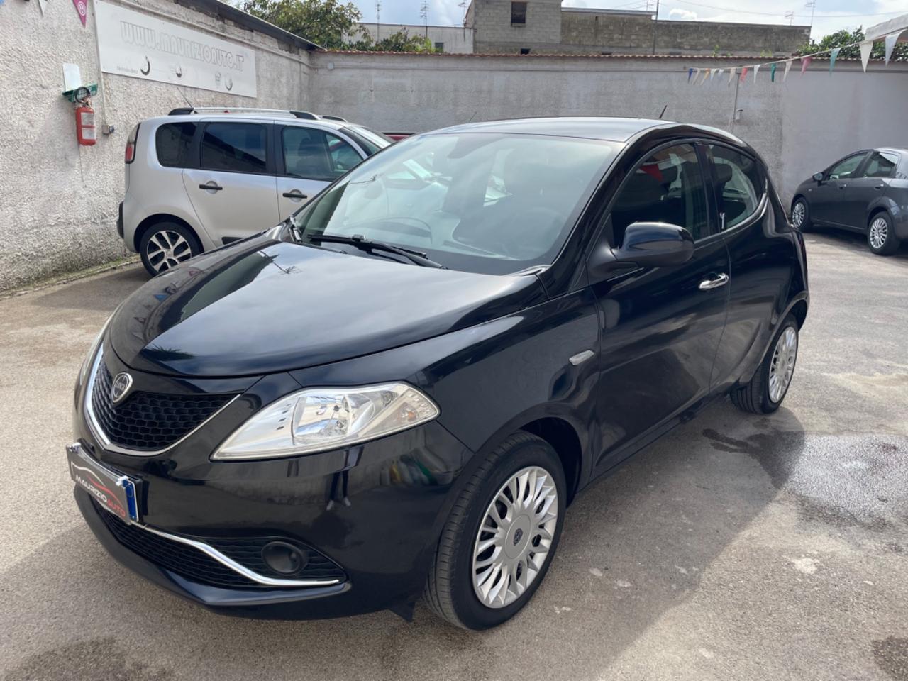 Lancia Ypsilon 1.2 69 CV 5 porte S&S Gold dal nord Italia