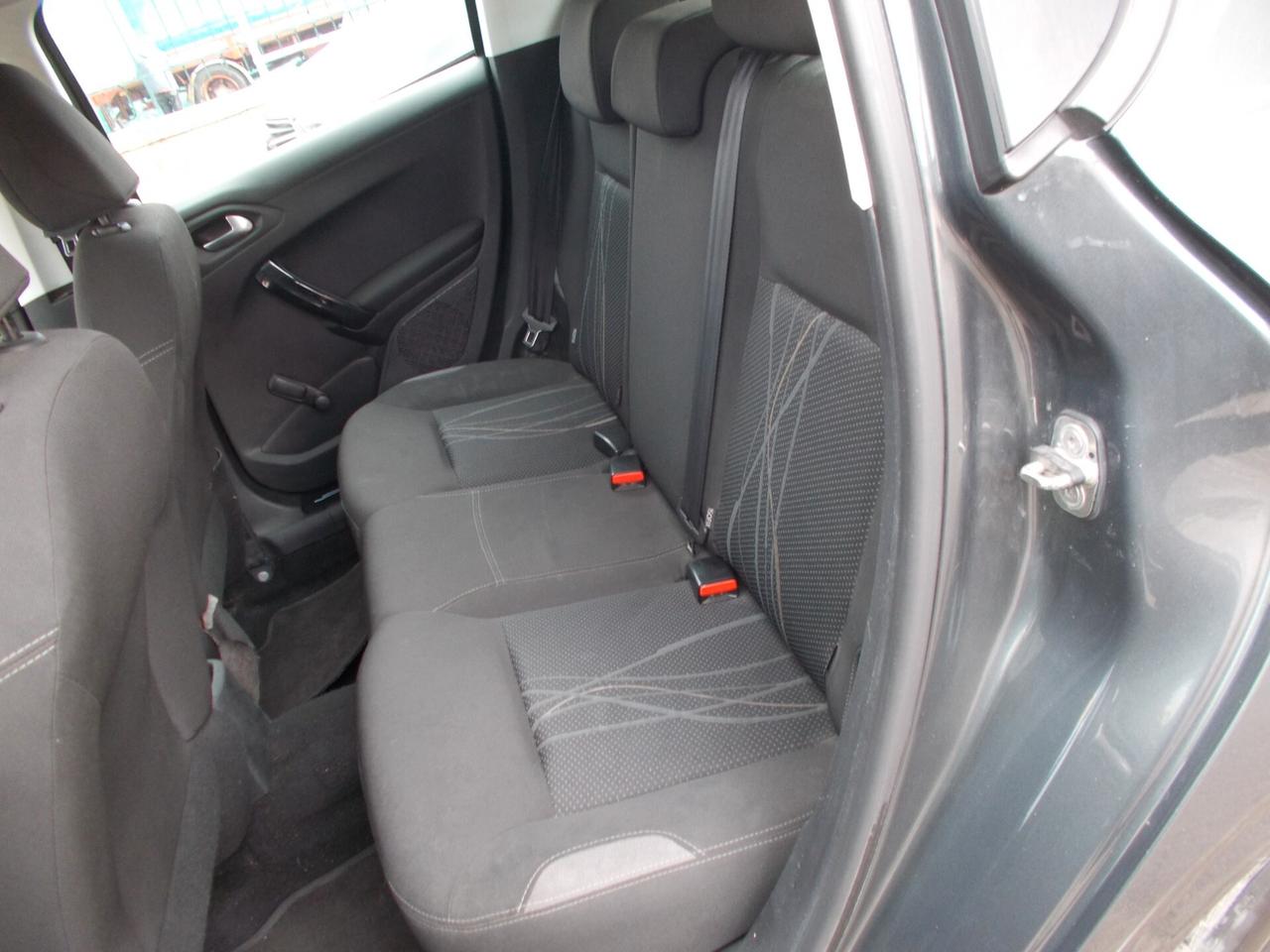 Peugeot 208 1.4 HDi 68 CV 5 porte Allure