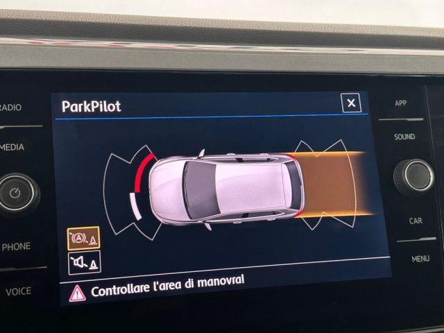 VOLKSWAGEN Polo VI 1.0 R-LINE