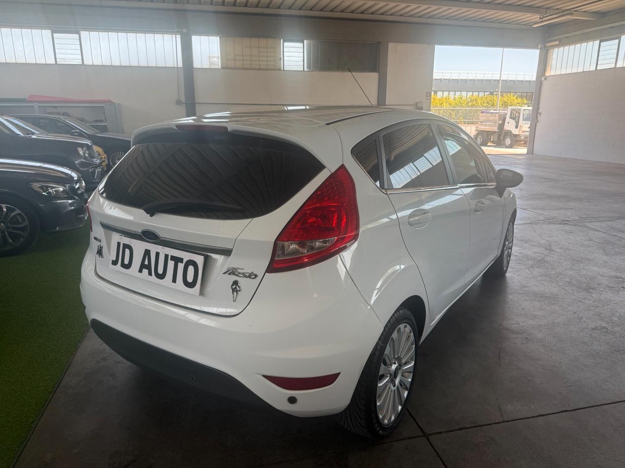 Ford Fiesta 1.4 TDCi 68CV 5 porte Titanium
