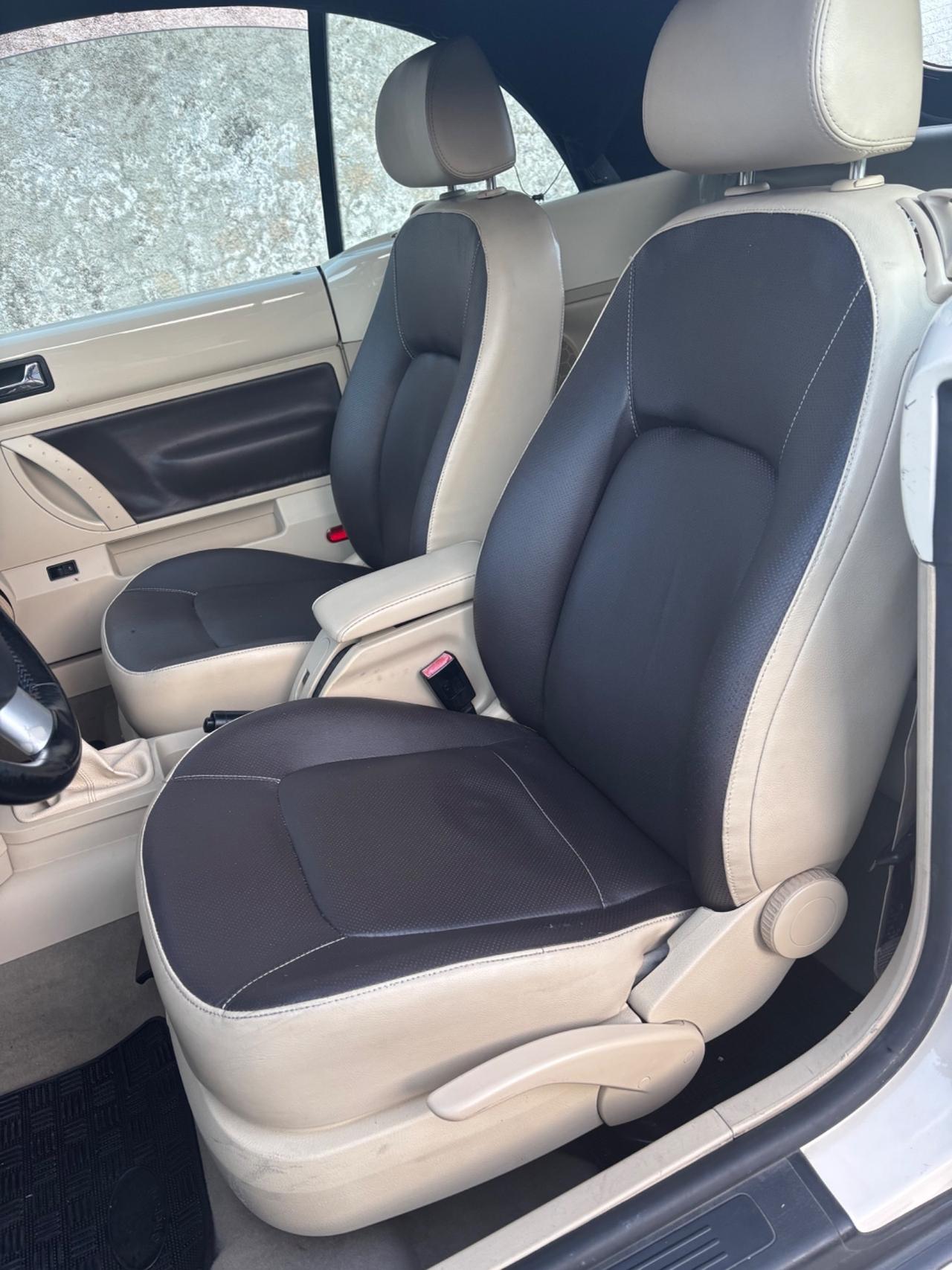 Volkswagen New Beetle 1.6 Cabrio