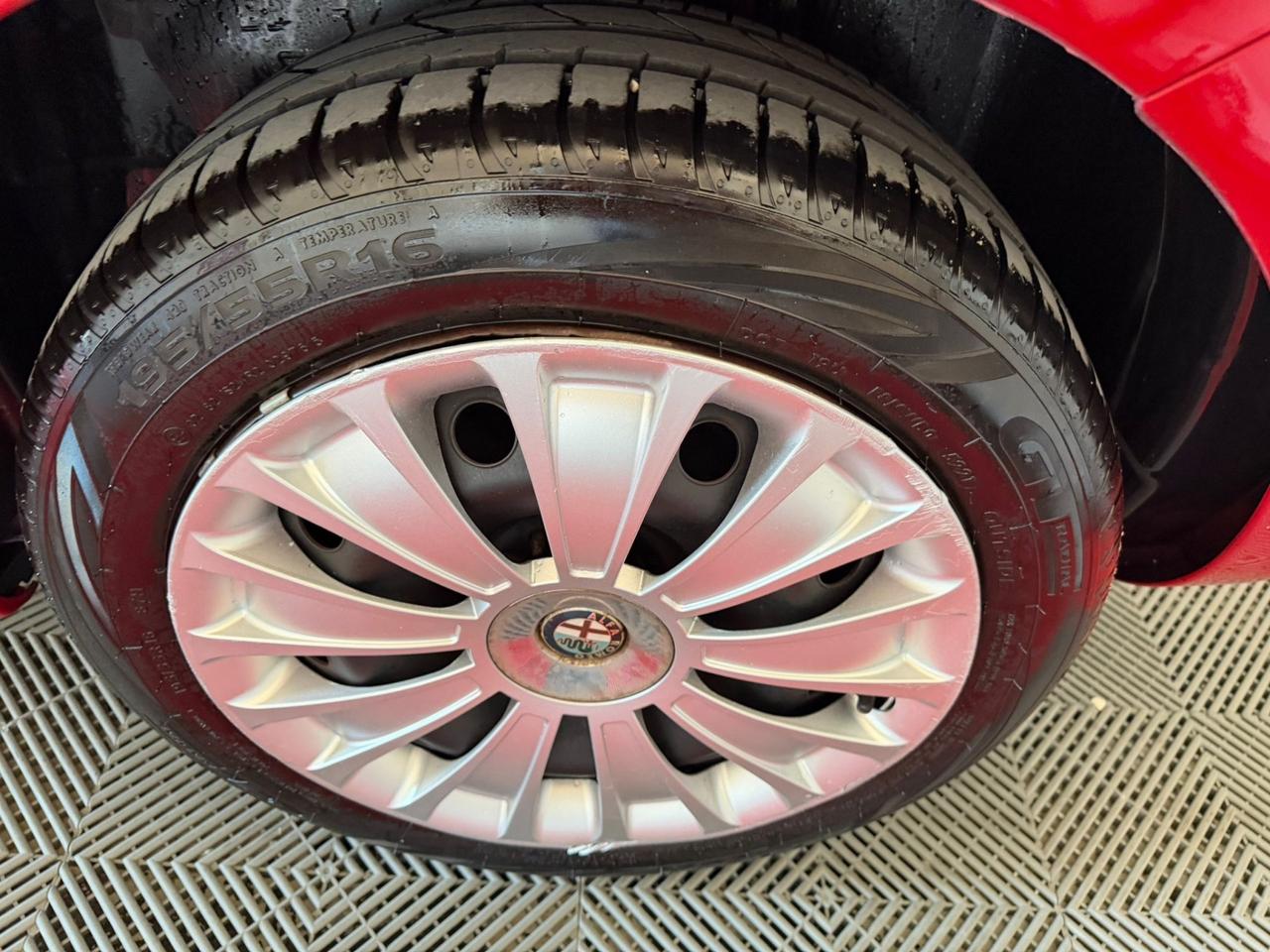 Alfa Romeo MiTo 1.3 JTDm-2 95 CV S&S Distinctive Sport Pack