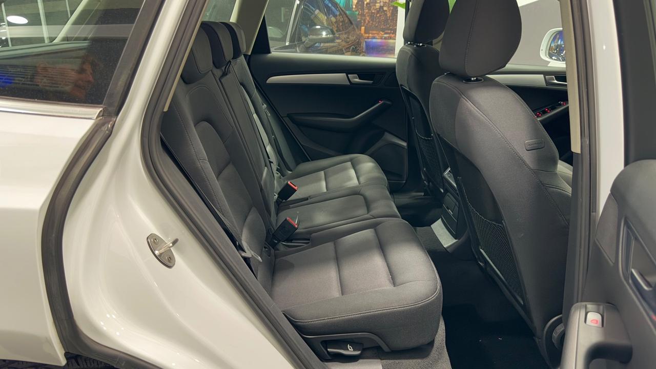 Audi Q5 2.0 TDI 170CV quattro Plus-2012