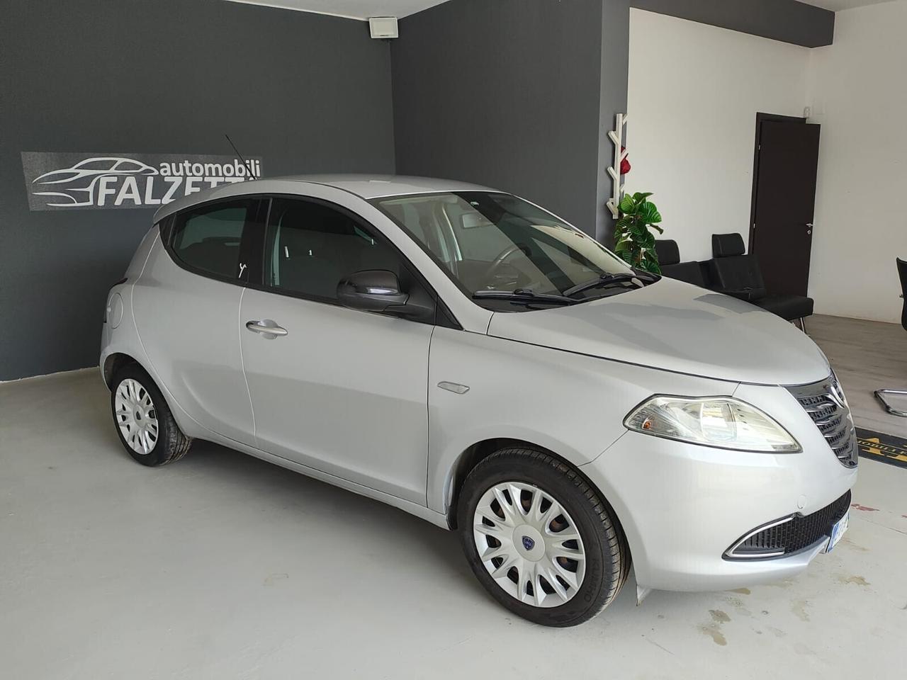 Lancia Ypsilon 1.2 69 CV 5 porte S&S Silver