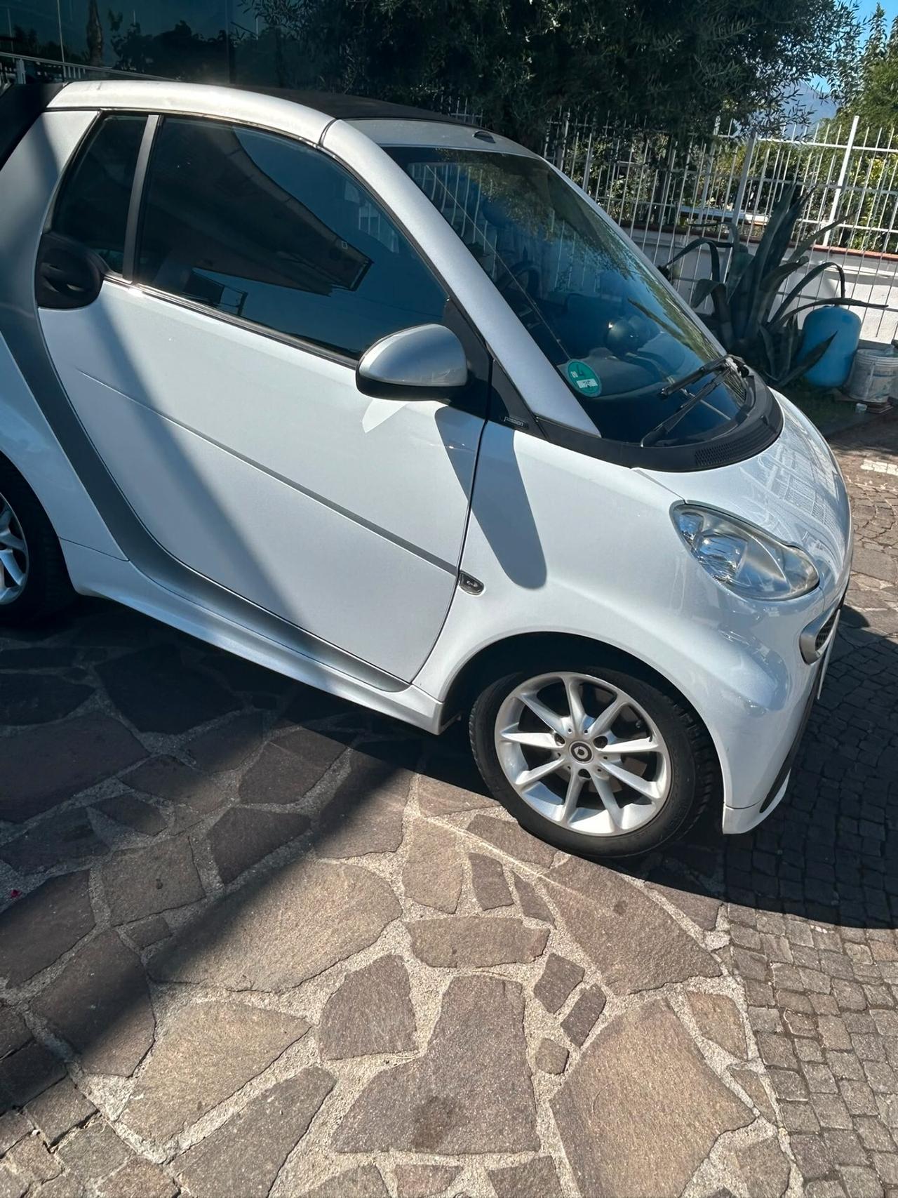 Smart ForTwo 1000 52 kW MHD cabrio passion