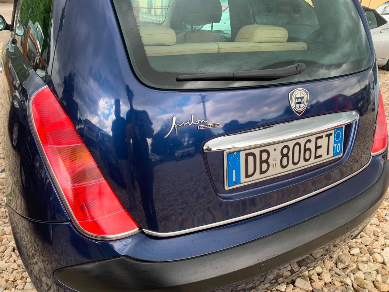 Lancia Ypsilon 1.4 16V Platino