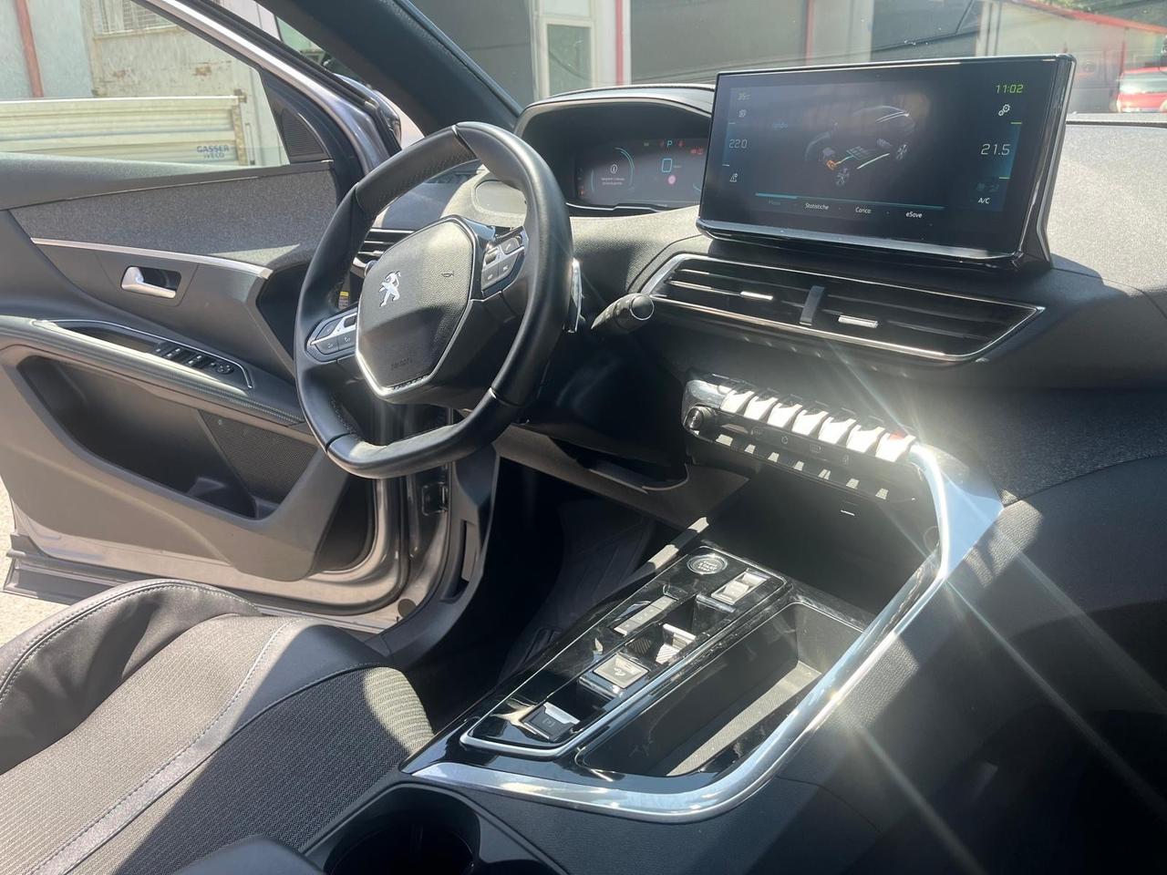 Peugeot 3008 1.5 hybrid 4-300 cv e-eat 8-allure-2023