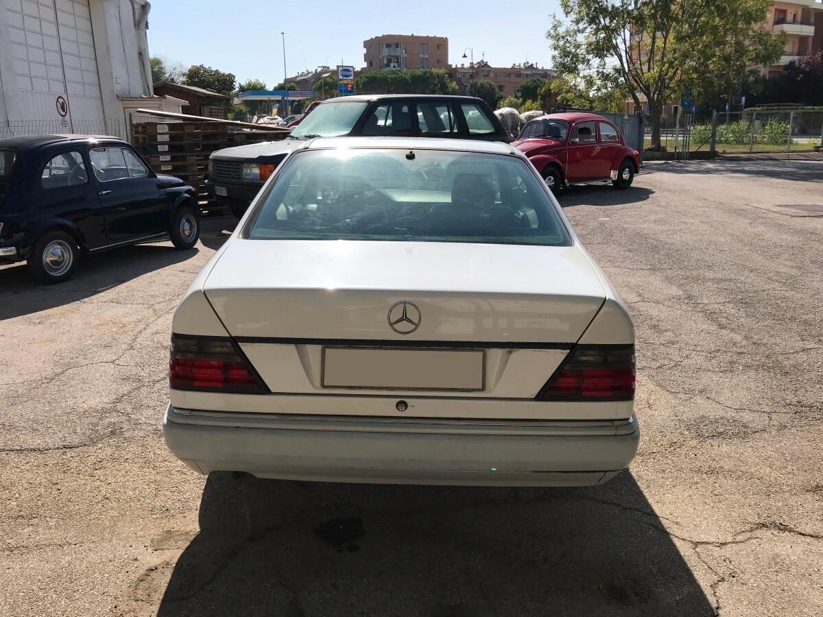 Mercedes-benz 300 200 CE Coupé