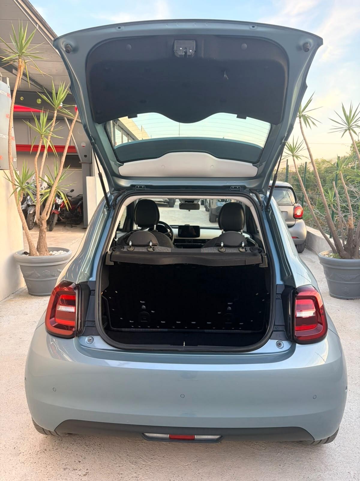 Fiat 500 500e Berlina 42 kWh Passion