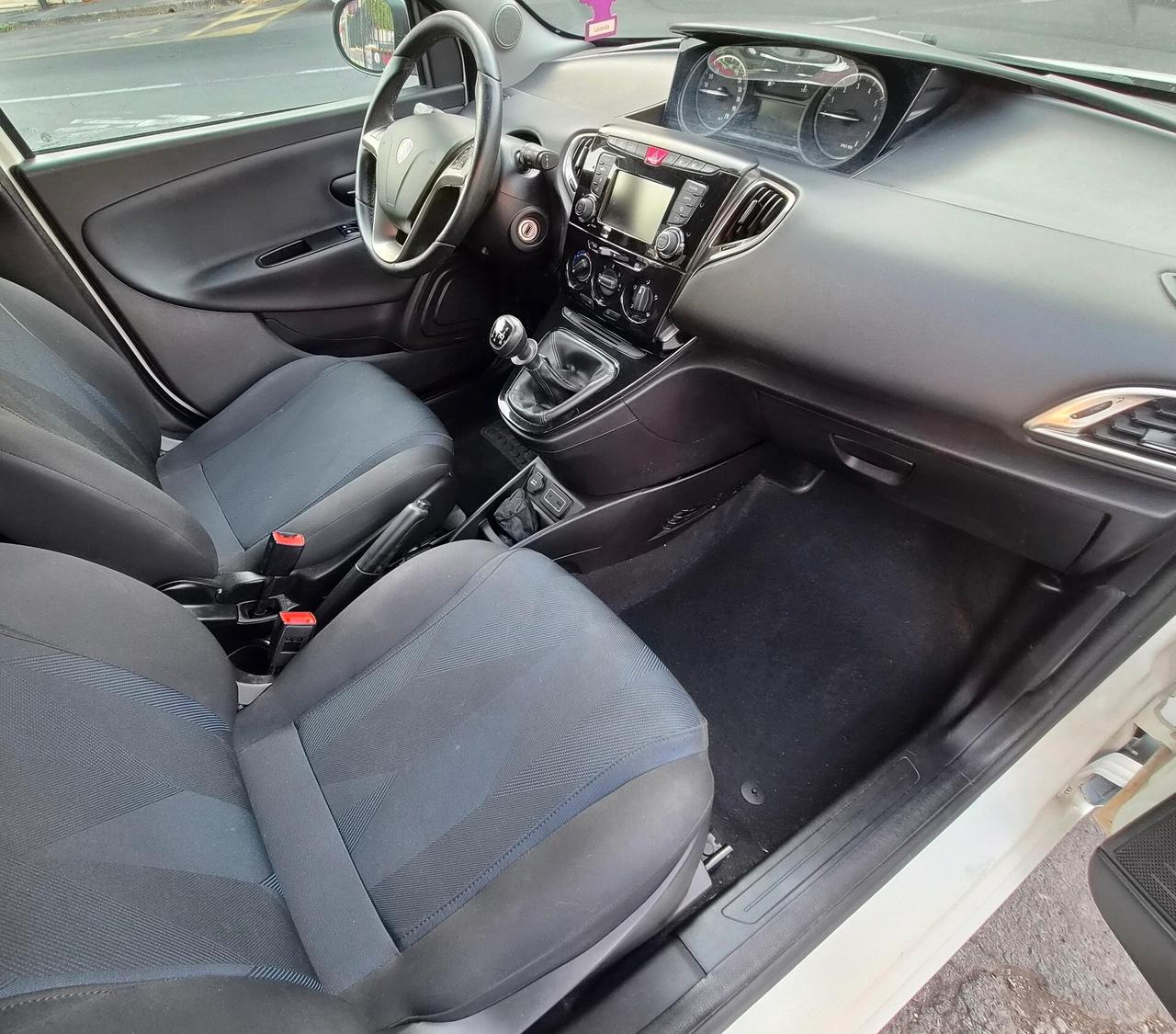 Lancia Ypsilon 1.2 69 CV 5 porte GPL Ecochic Gold