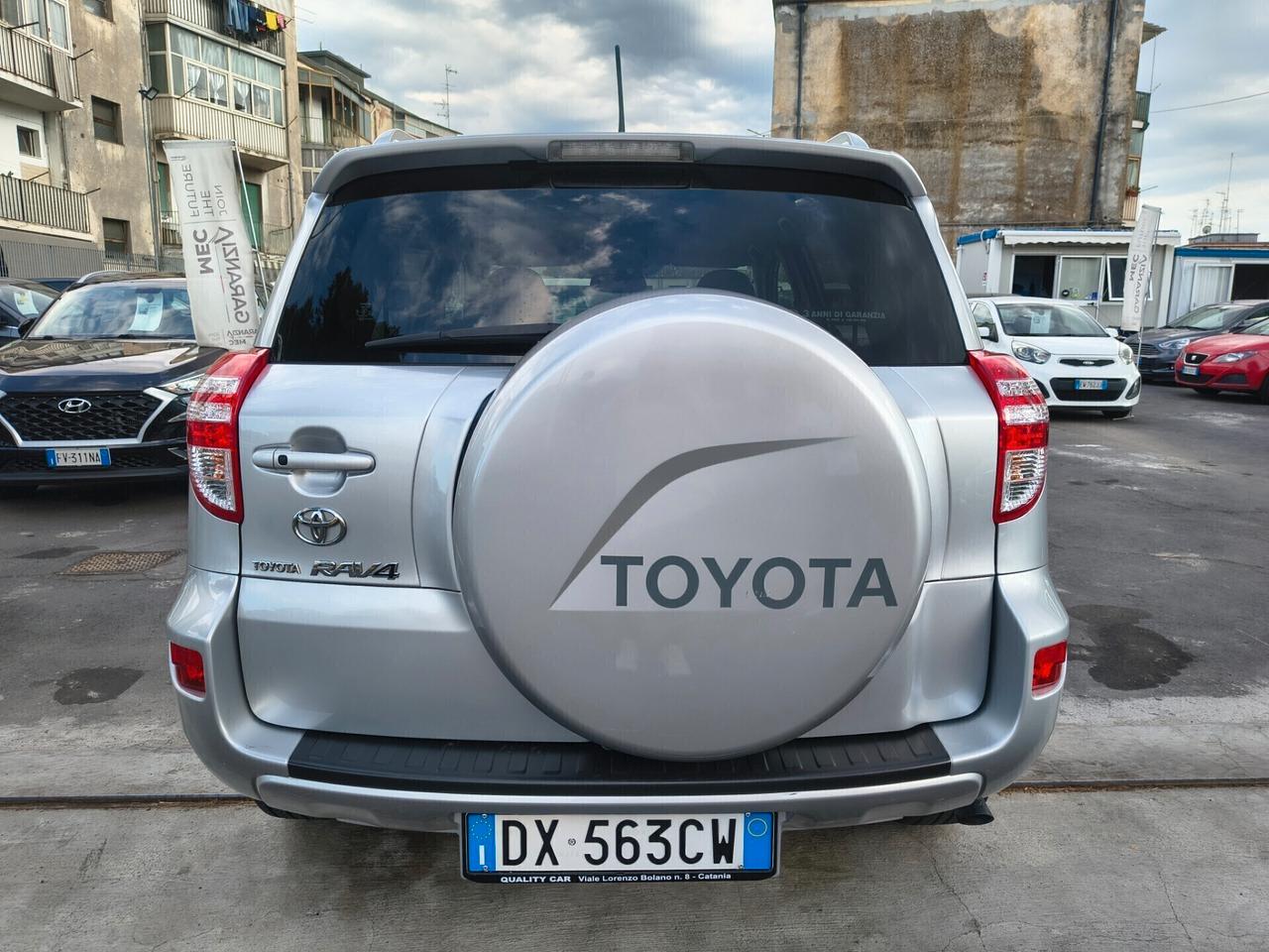 TOYOTA RAV4 2.2 DIESEL MODELLO LUXURY ANNO 2009