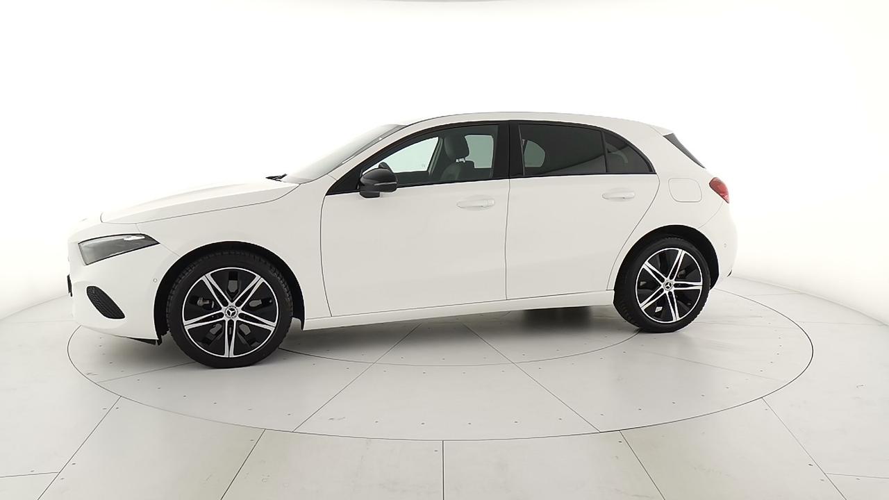 Mercedes-Benz Classe A - W177 2023 - A 250 e phev Progressive Advanced auto