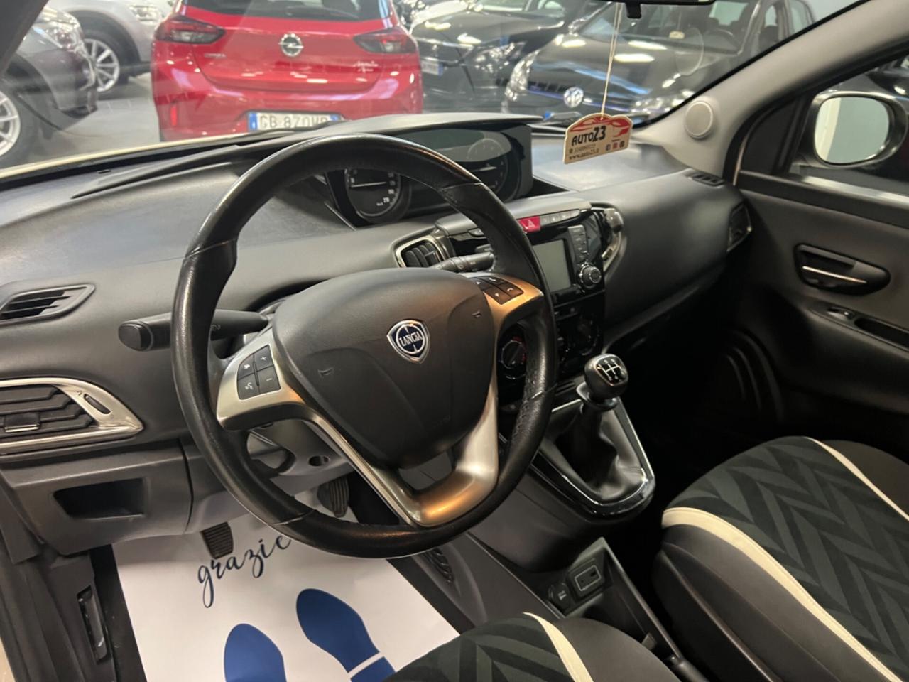 Lancia Ypsilon 0.9 TwinAir 85 CV 5P. Metano Ecochic Opening Ed.